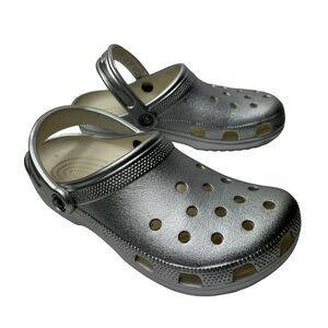 Crocs Unisex Men’s 6 Women’s 8 Custom Painted Silver & White Shoes.